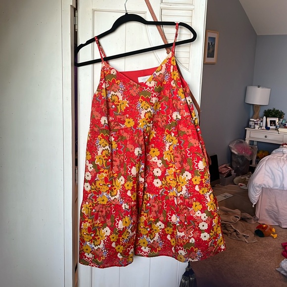 Loft red floral mini dress- never worn tags attached- medium - Picture 2 of 4